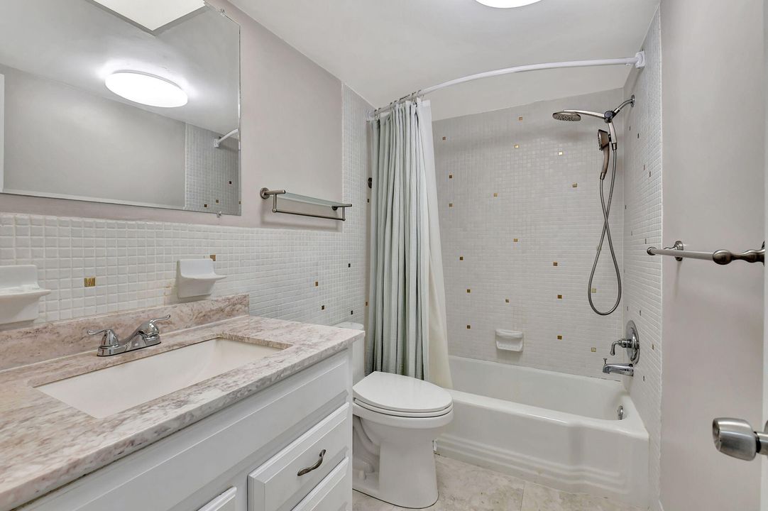 For Sale: $525,000 (2 beds, 2 baths, 1107 Square Feet)