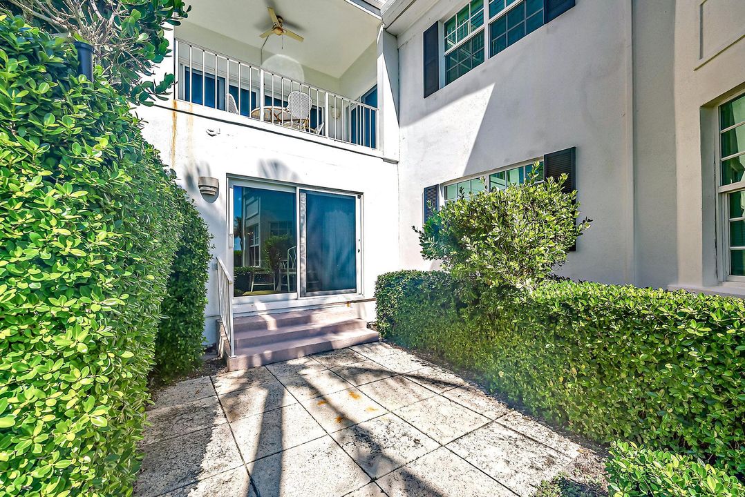 For Sale: $2,100,000 (2 beds, 2 baths, 1753 Square Feet)