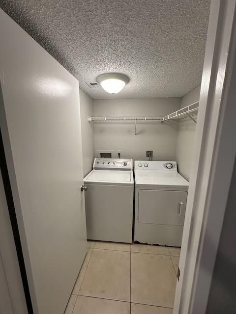 For Rent: $1,875 (2 beds, 2 baths, 900 Square Feet)