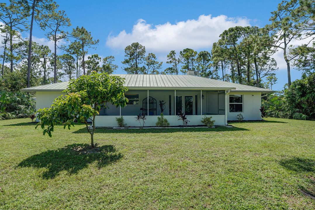 For Sale: $663,000 (4 beds, 2 baths, 1902 Square Feet)