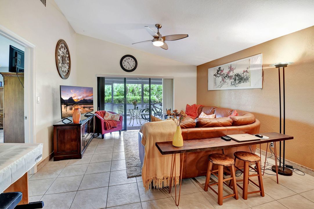 For Sale: $440,000 (2 beds, 2 baths, 1344 Square Feet)