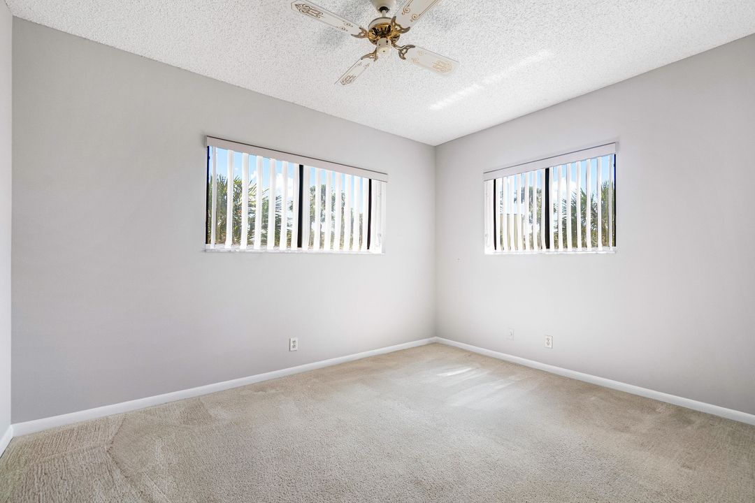 For Sale: $245,000 (2 beds, 2 baths, 1050 Square Feet)