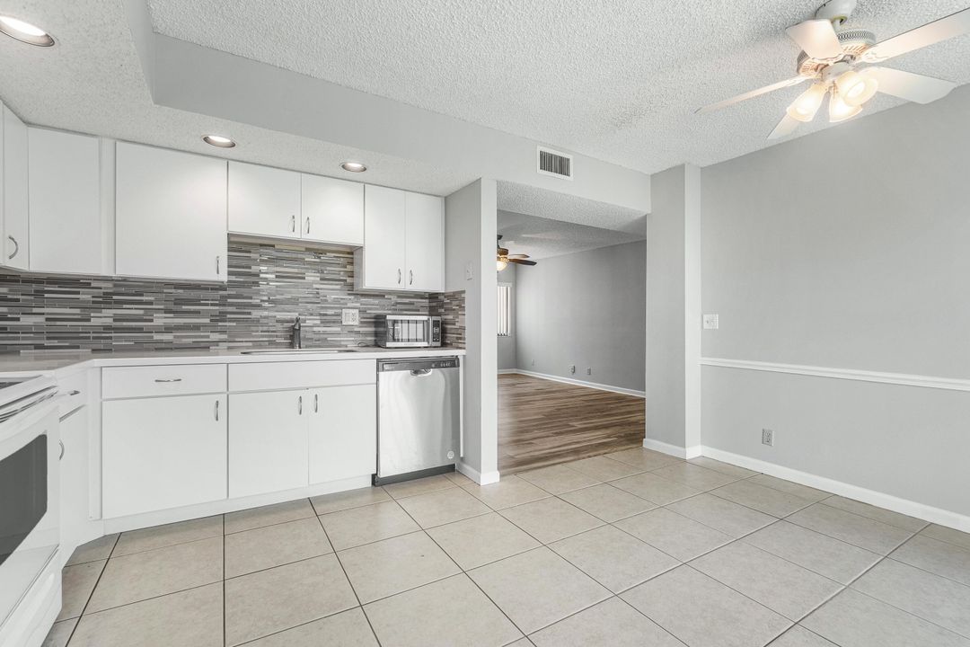 For Sale: $245,000 (2 beds, 2 baths, 1050 Square Feet)