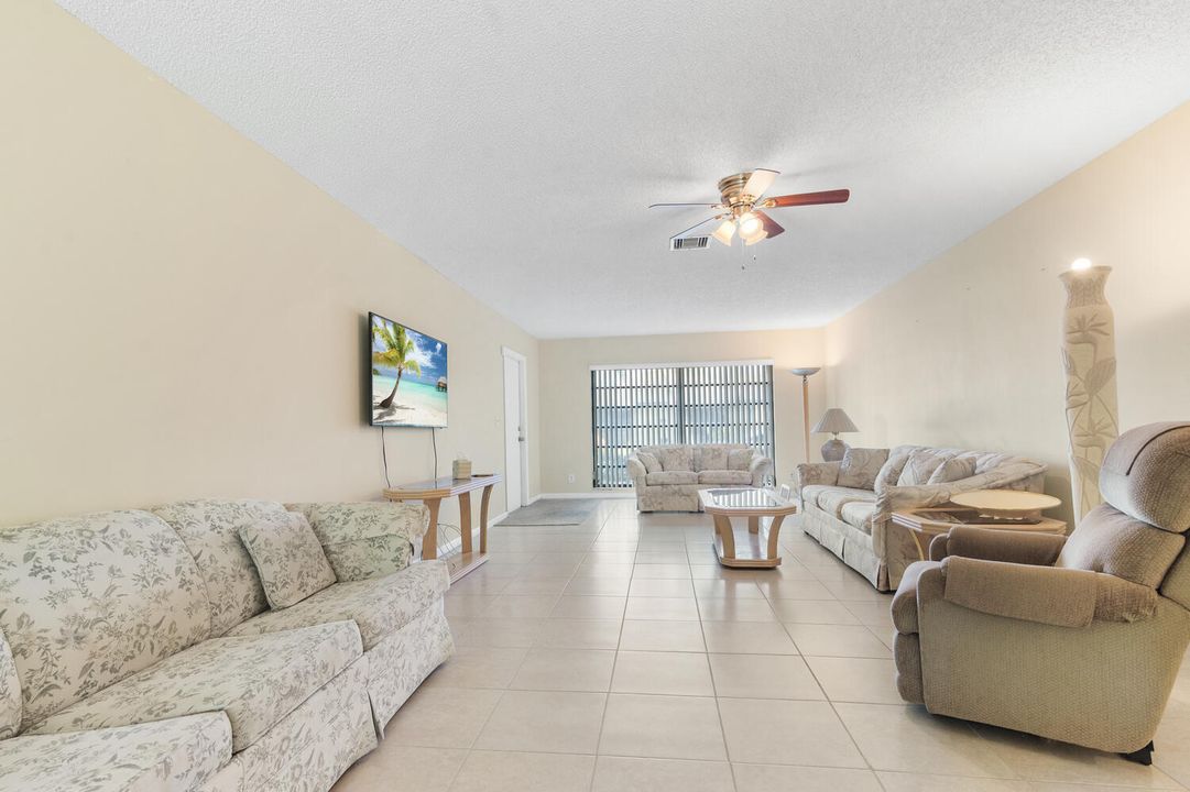 For Sale: $250,000 (2 beds, 2 baths, 1400 Square Feet)