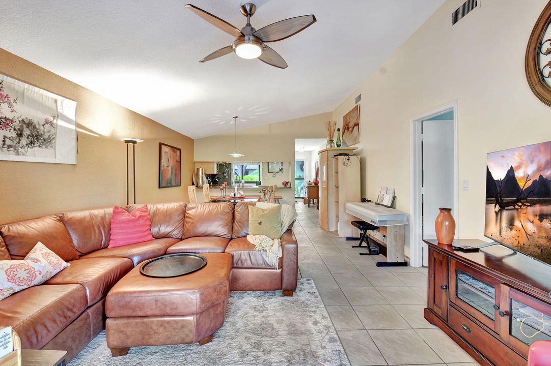 For Sale: $440,000 (2 beds, 2 baths, 1344 Square Feet)