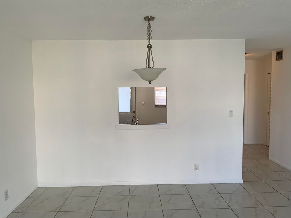 For Sale: $248,000 (2 beds, 2 baths, 1092 Square Feet)