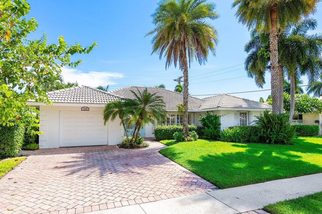 For Sale: $1,295,000 (2 beds, 2 baths, 1695 Square Feet)