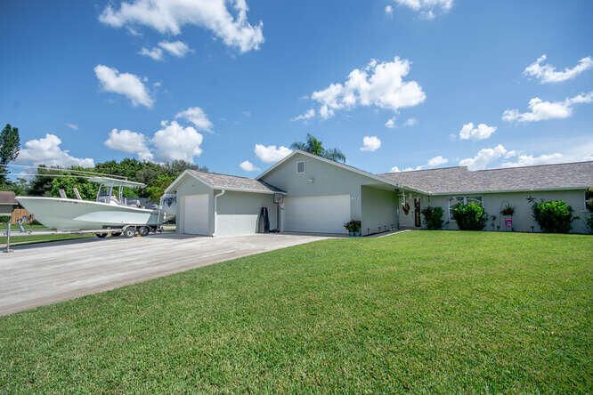 For Sale: $579,900 (3 beds, 2 baths, 1522 Square Feet)