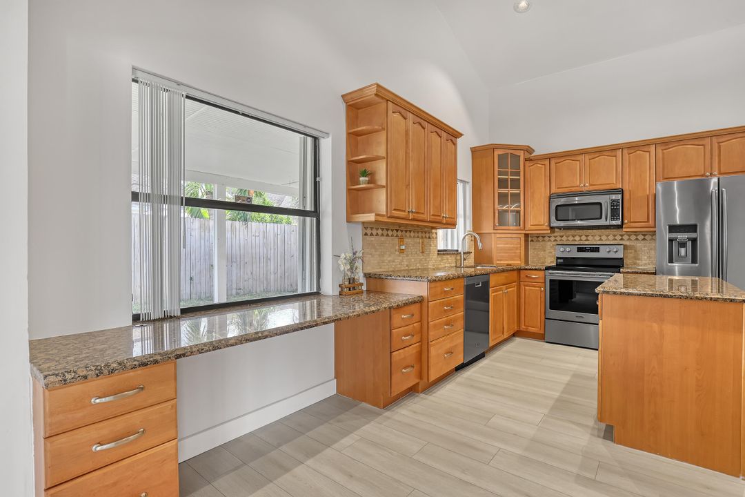 For Sale: $647,000 (3 beds, 2 baths, 1643 Square Feet)