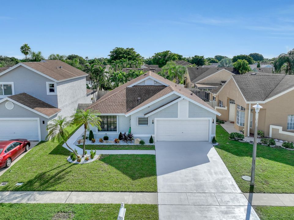 For Sale: $647,000 (3 beds, 2 baths, 1643 Square Feet)