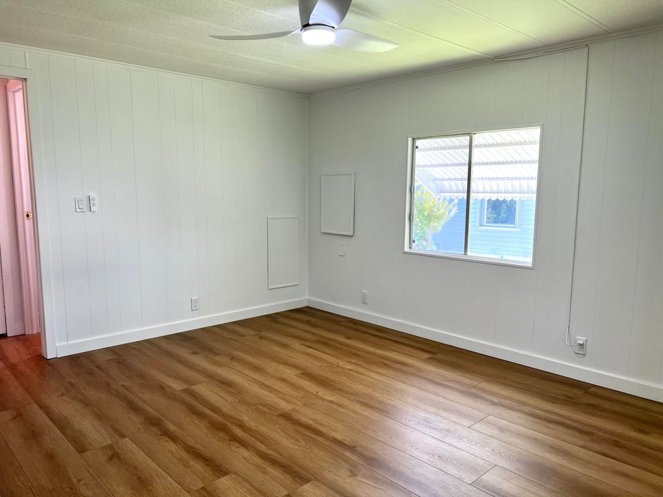 For Sale: $229,000 (2 beds, 2 baths, 854 Square Feet)