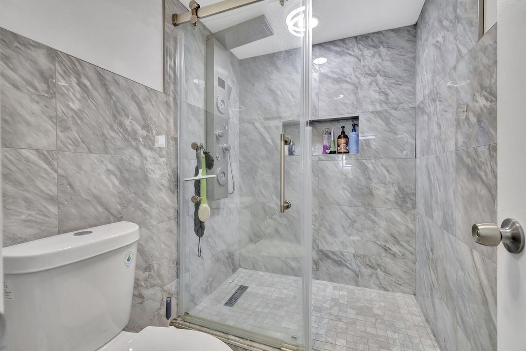 For Sale: $265,000 (2 beds, 2 baths, 1167 Square Feet)