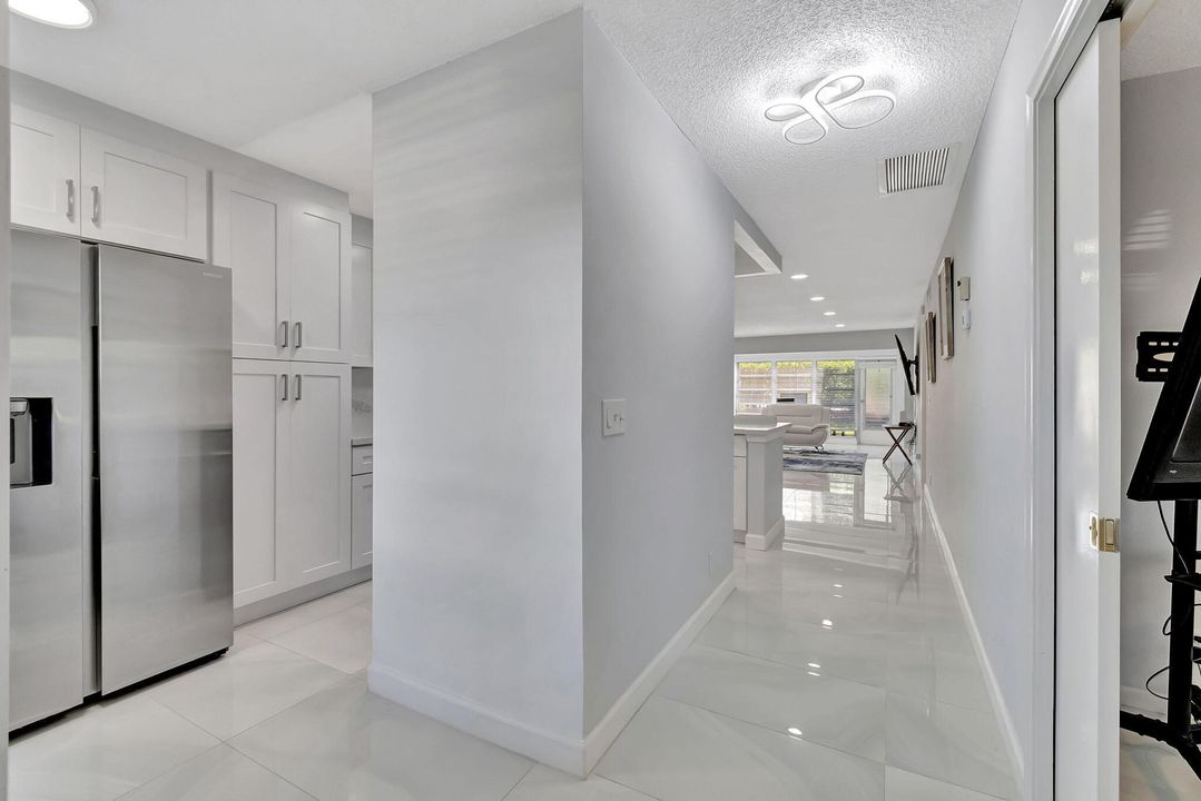 For Sale: $265,000 (2 beds, 2 baths, 1167 Square Feet)