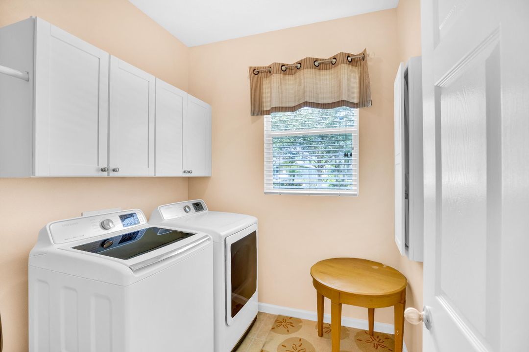 For Sale: $479,000 (4 beds, 2 baths, 2207 Square Feet)