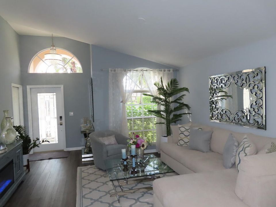 For Sale: $535,000 (3 beds, 2 baths, 1428 Square Feet)