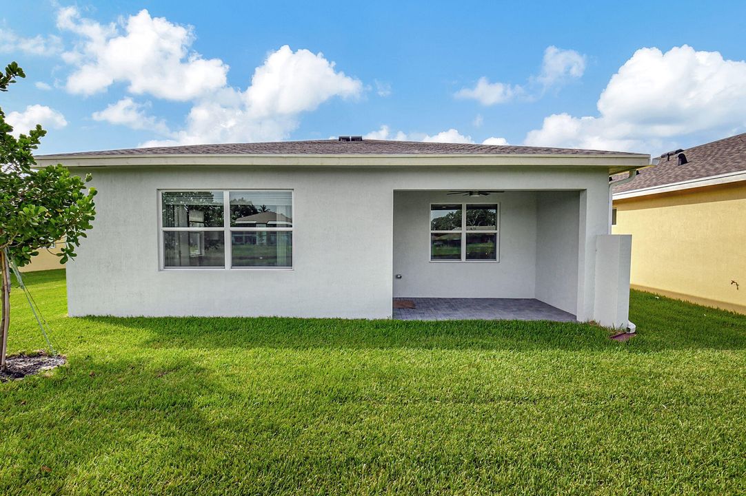 For Sale: $799,900 (3 beds, 2 baths, 1695 Square Feet)