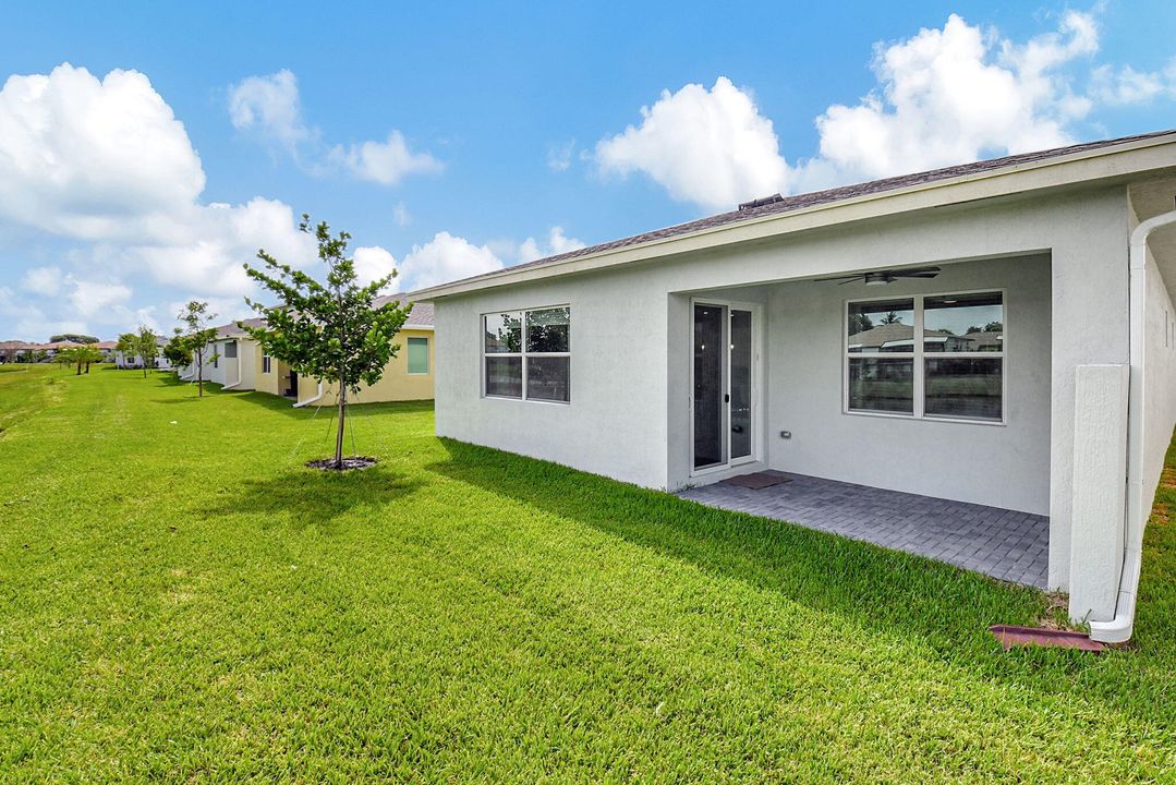 For Sale: $799,900 (3 beds, 2 baths, 1695 Square Feet)