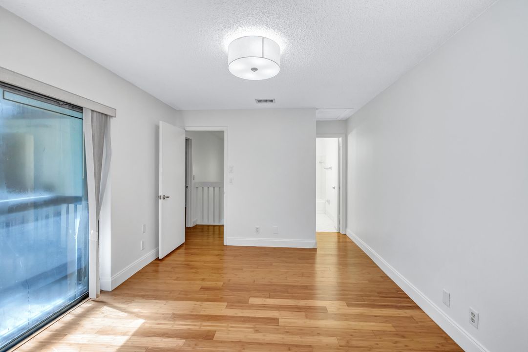 For Sale: $325,000 (2 beds, 2 baths, 1375 Square Feet)