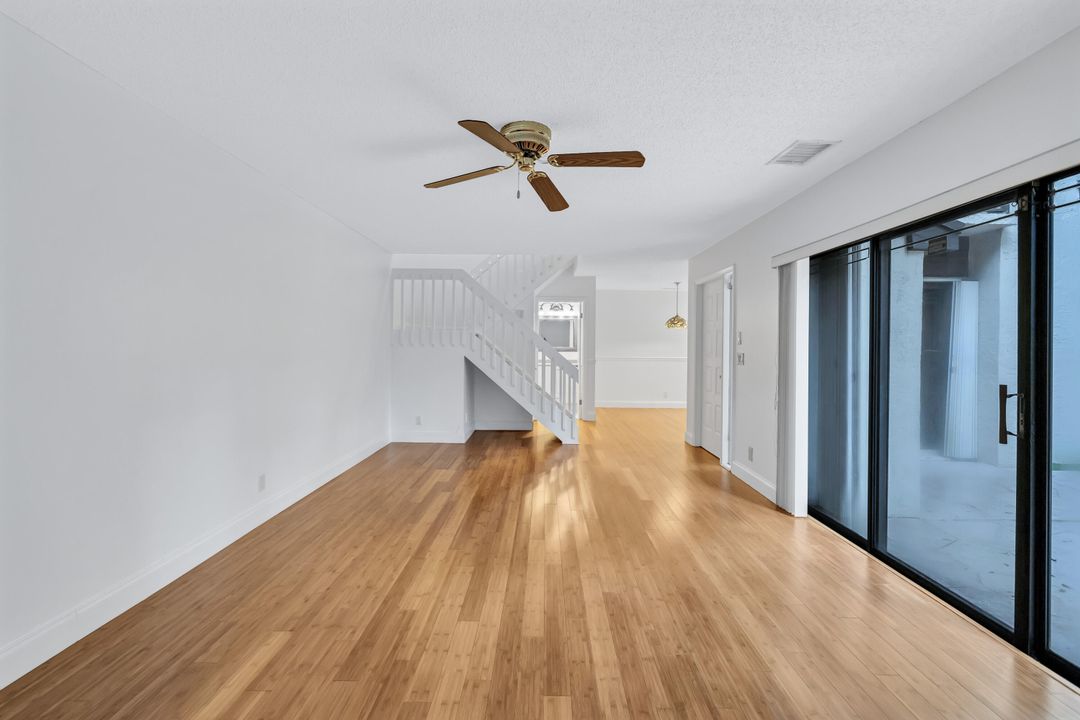 For Sale: $325,000 (2 beds, 2 baths, 1375 Square Feet)