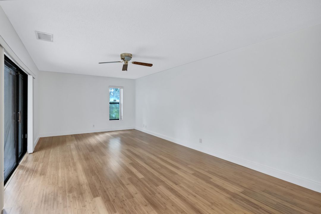 For Sale: $325,000 (2 beds, 2 baths, 1375 Square Feet)