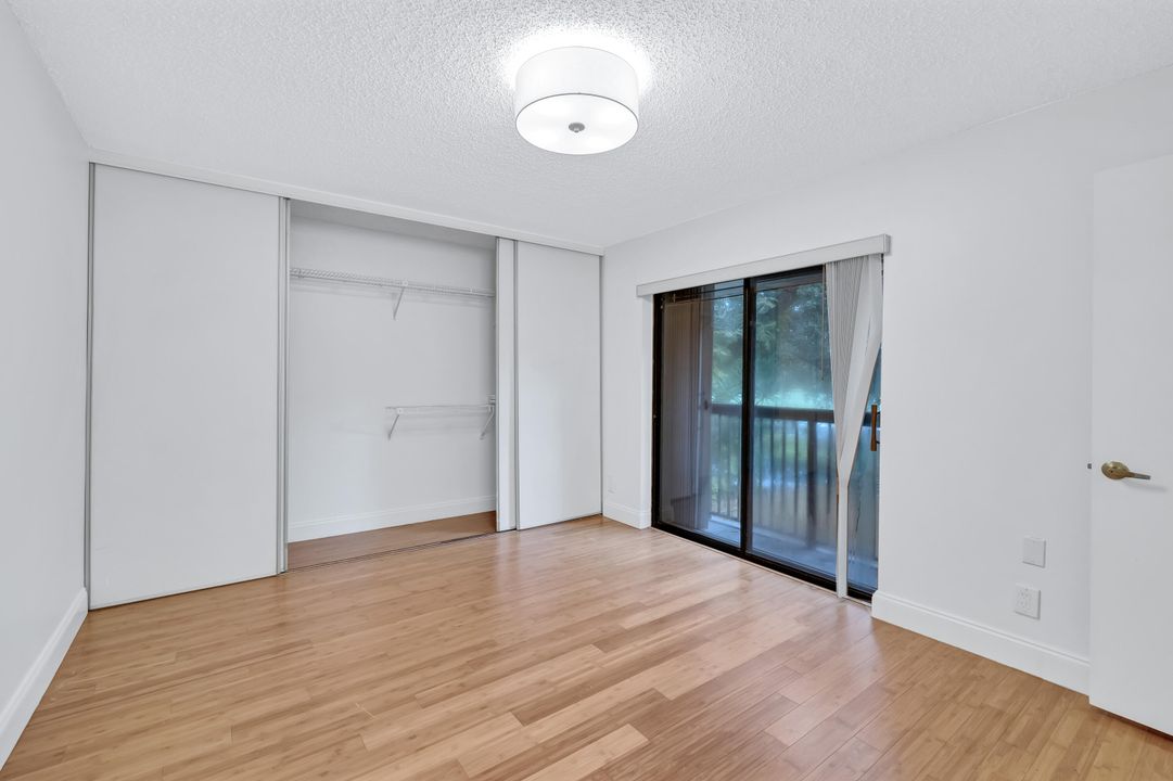 For Sale: $325,000 (2 beds, 2 baths, 1375 Square Feet)