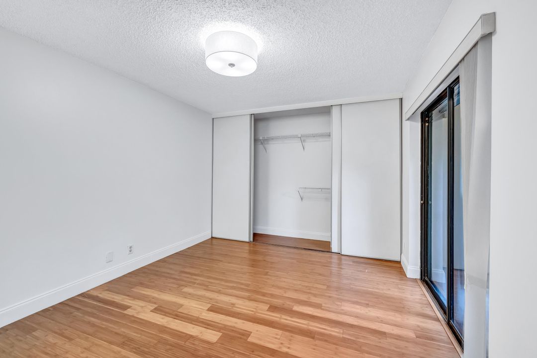 For Sale: $325,000 (2 beds, 2 baths, 1375 Square Feet)