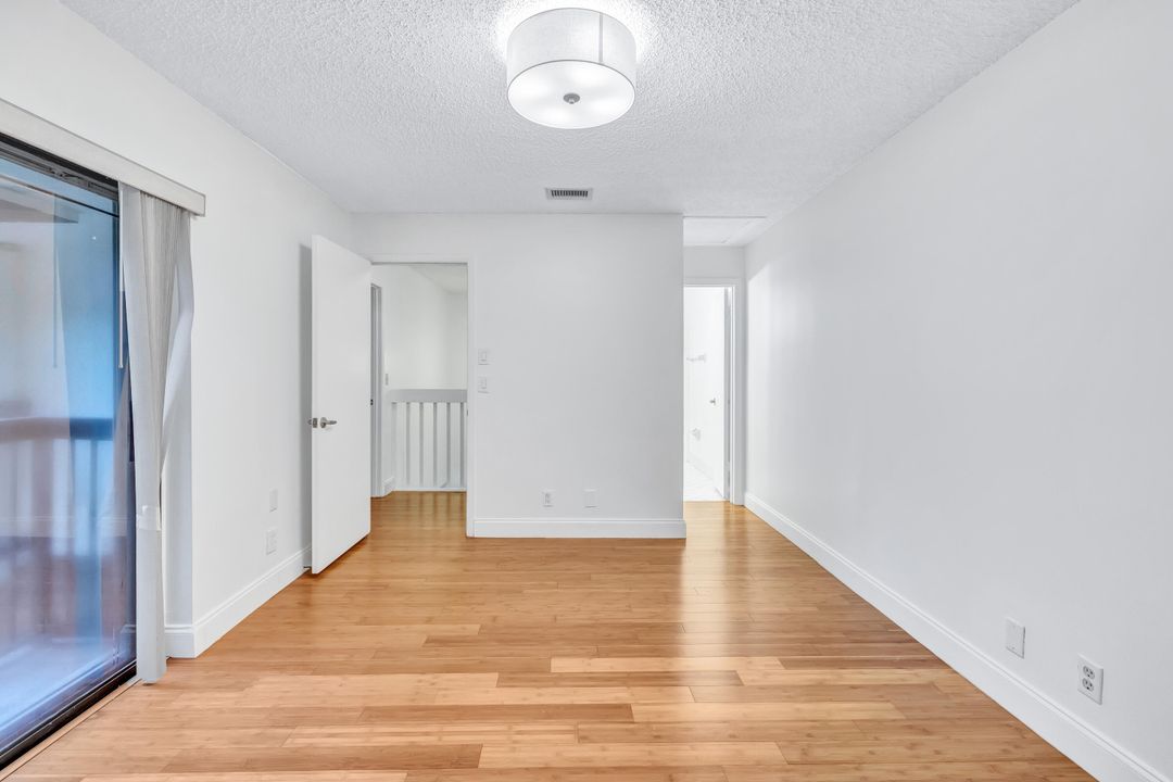 For Sale: $325,000 (2 beds, 2 baths, 1375 Square Feet)