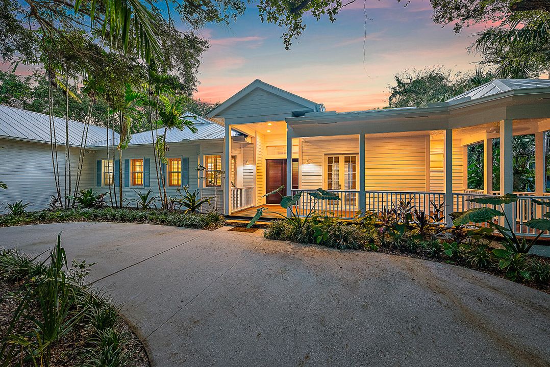 For Sale: $2,000,000 (4 beds, 3 baths, 3732 Square Feet)