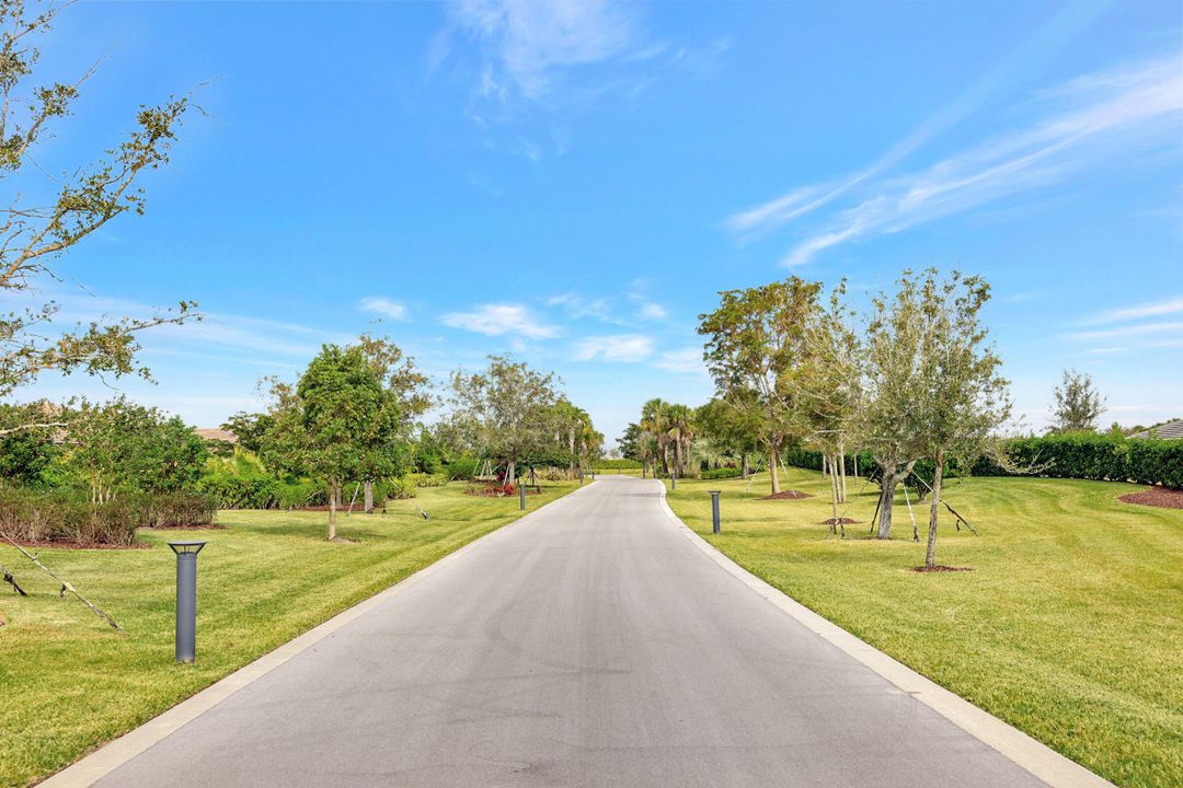 For Sale: $650,000 (3 beds, 2 baths, 2254 Square Feet)