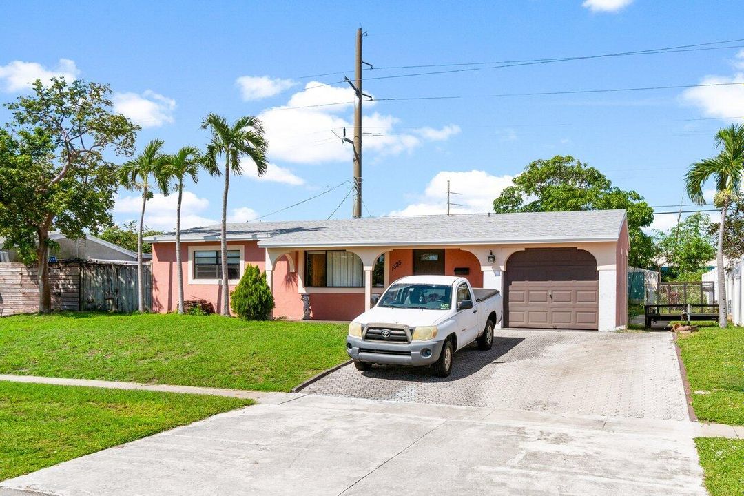 For Sale: $479,000 (3 beds, 2 baths, 1650 Square Feet)