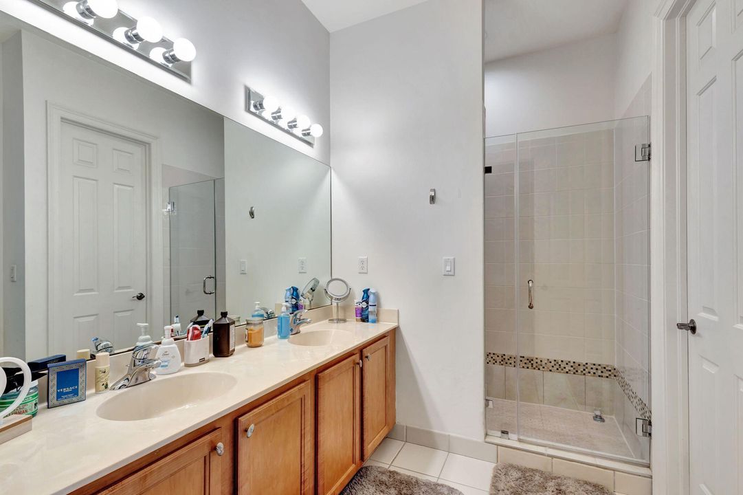 For Sale: $354,900 (2 beds, 2 baths, 1357 Square Feet)