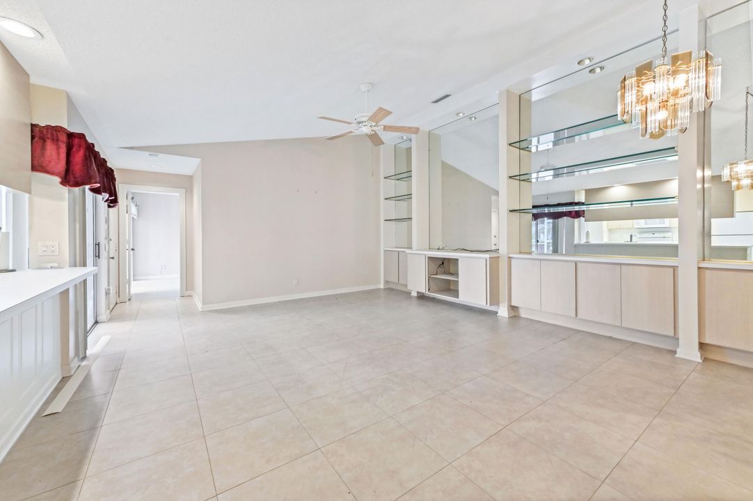 For Sale: $399,000 (2 beds, 2 baths, 1152 Square Feet)