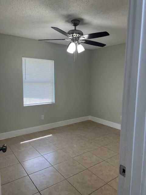 Active With Contract: $1,400 (2 beds, 1 baths, 750 Square Feet)