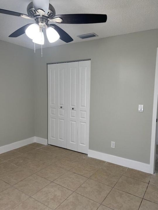 Active With Contract: $1,400 (2 beds, 1 baths, 750 Square Feet)