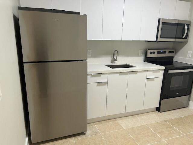 Active With Contract: $1,400 (2 beds, 1 baths, 750 Square Feet)