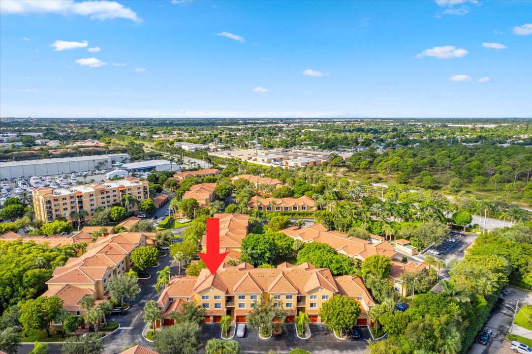 For Sale: $350,000 (3 beds, 2 baths, 1144 Square Feet)