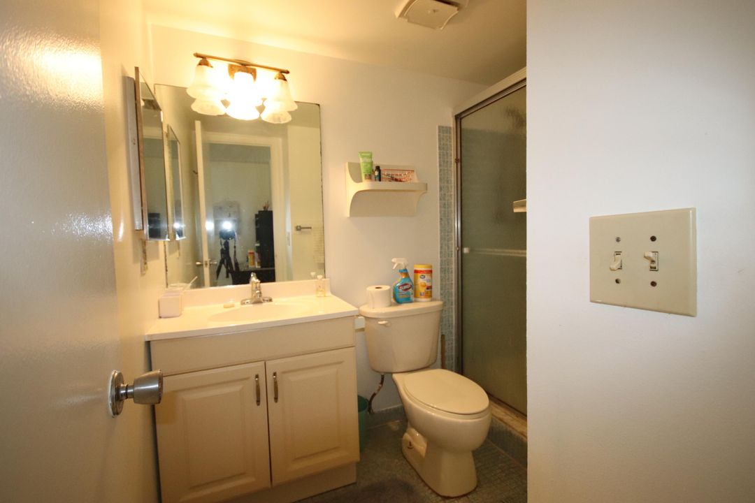 For Sale: $144,999 (2 beds, 2 baths, 990 Square Feet)