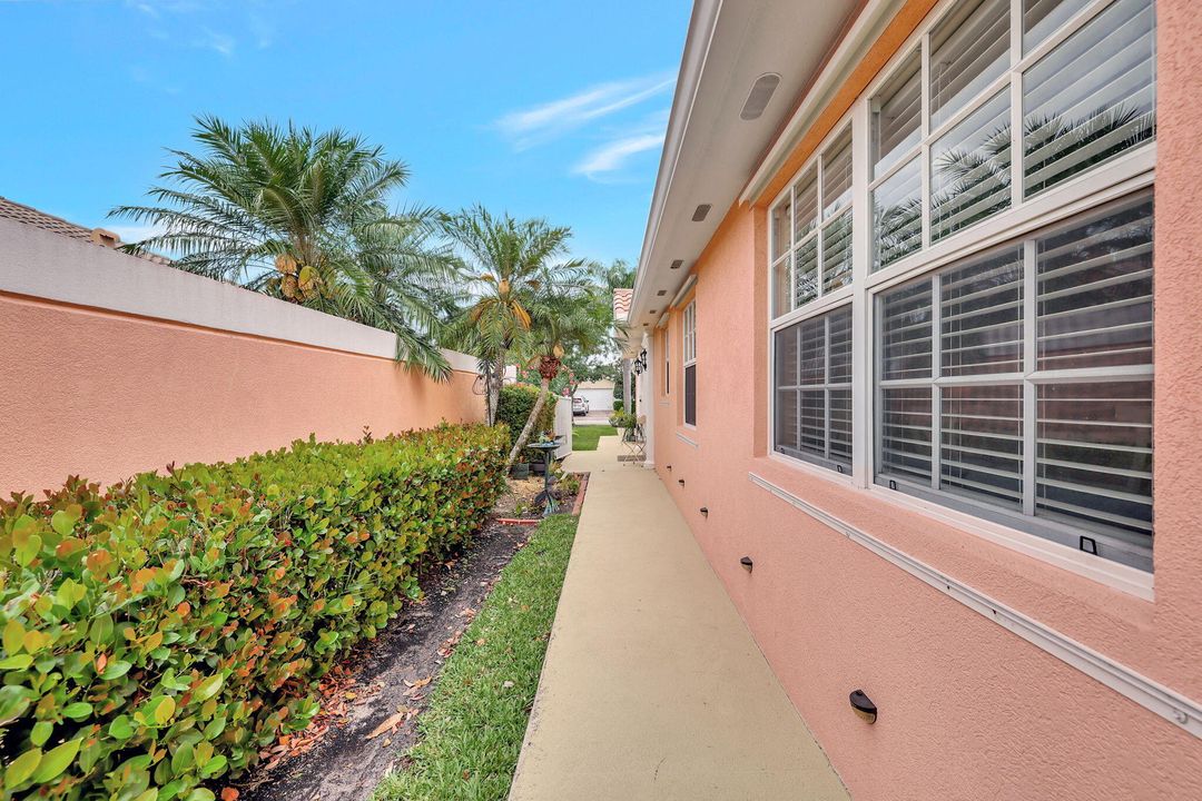 For Sale: $364,900 (2 beds, 2 baths, 1526 Square Feet)