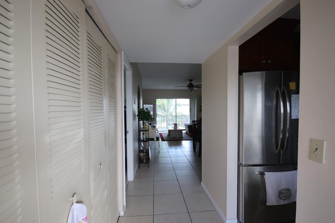 For Sale: $144,999 (2 beds, 2 baths, 990 Square Feet)