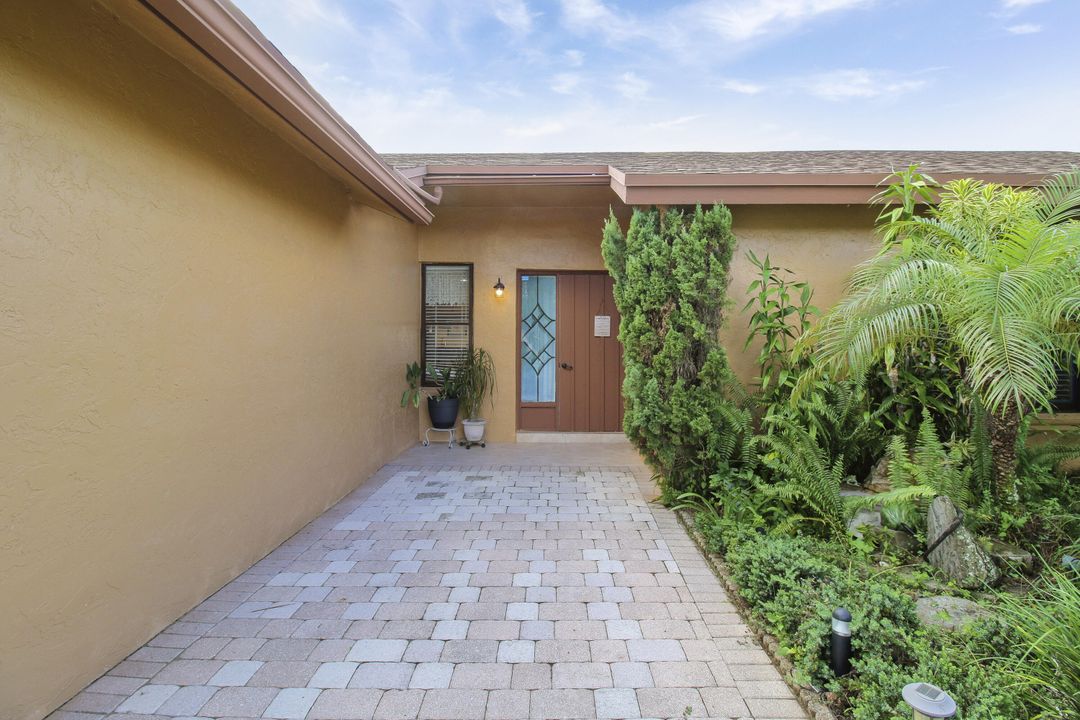 For Sale: $675,000 (4 beds, 2 baths, 1488 Square Feet)