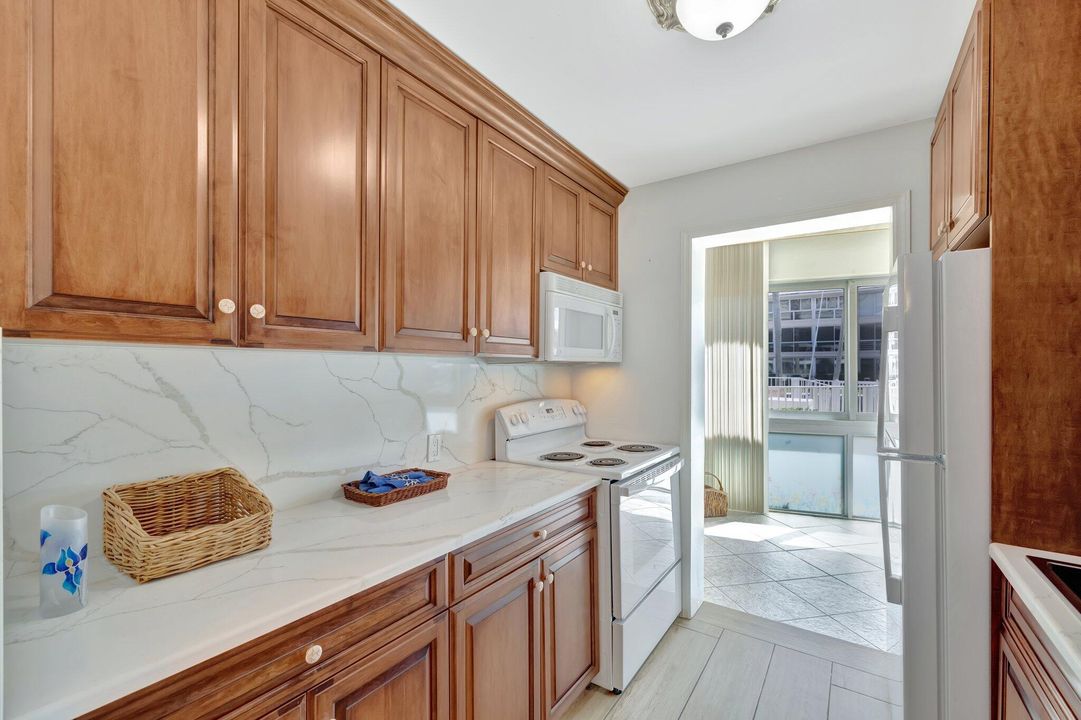 For Sale: $525,000 (2 beds, 2 baths, 1170 Square Feet)