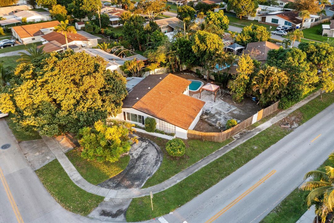 For Sale: $640,000 (3 beds, 2 baths, 1822 Square Feet)