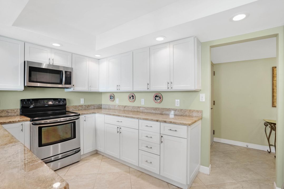 For Sale: $725,000 (2 beds, 2 baths, 1430 Square Feet)