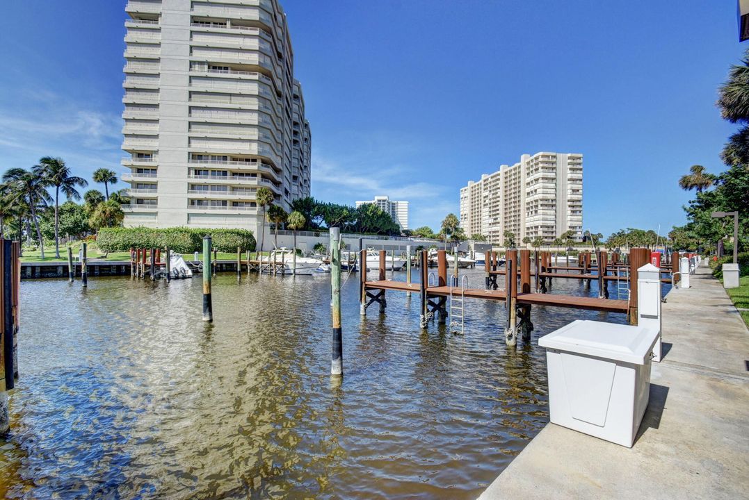 For Sale: $1,250,000 (2 beds, 2 baths, 1904 Square Feet)