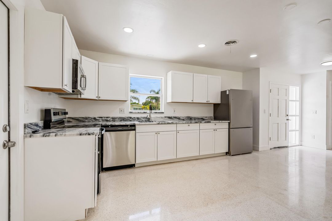 For Sale: $339,000 (2 beds, 2 baths, 1531 Square Feet)