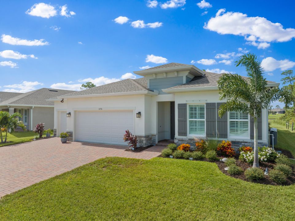 For Sale: $597,000 (3 beds, 3 baths, 2079 Square Feet)