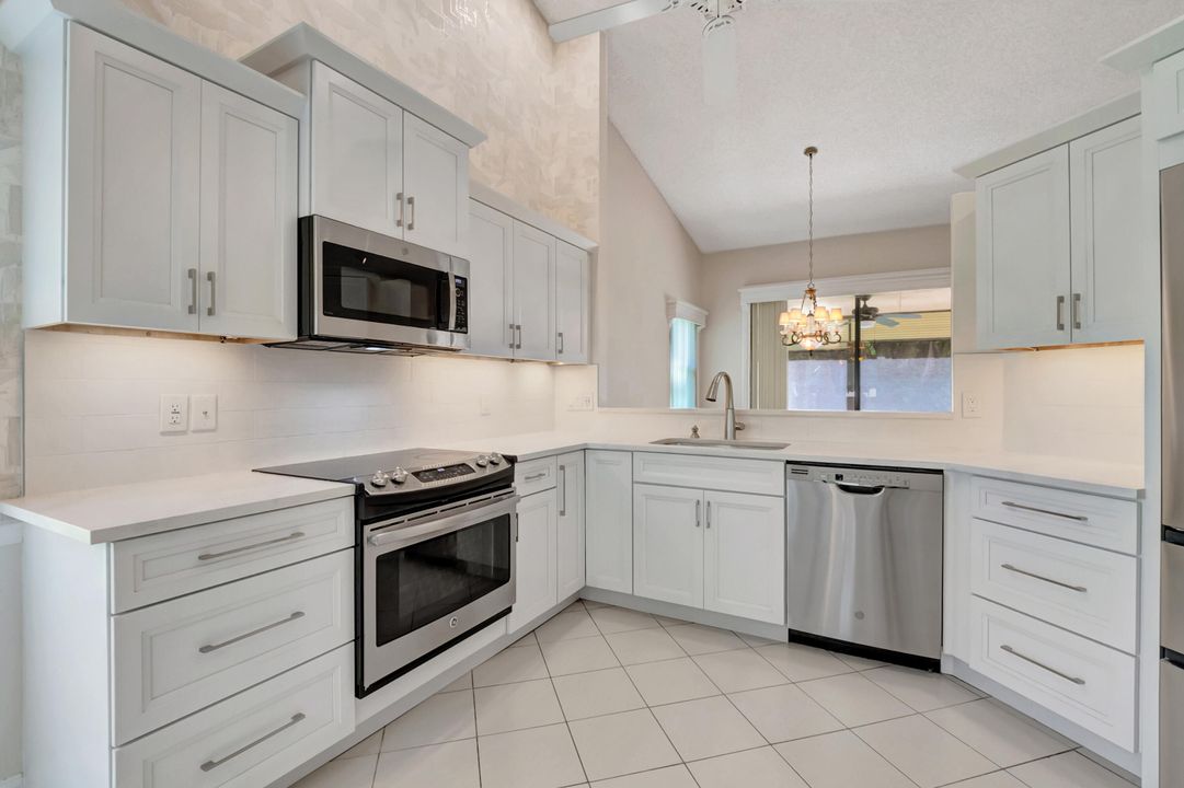 For Sale: $359,000 (3 beds, 2 baths, 1657 Square Feet)