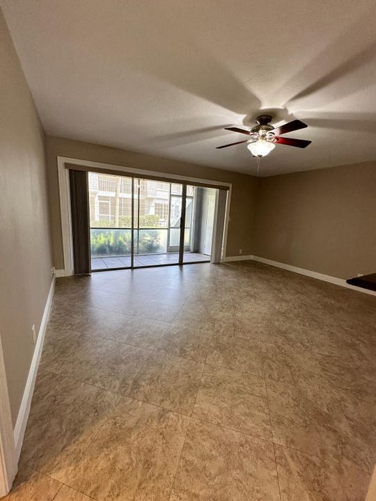 For Rent: $2,375 (2 beds, 2 baths, 1183 Square Feet)