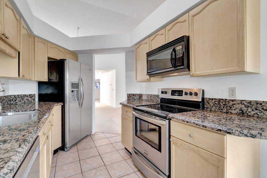 For Sale: $390,000 (3 beds, 2 baths, 1550 Square Feet)