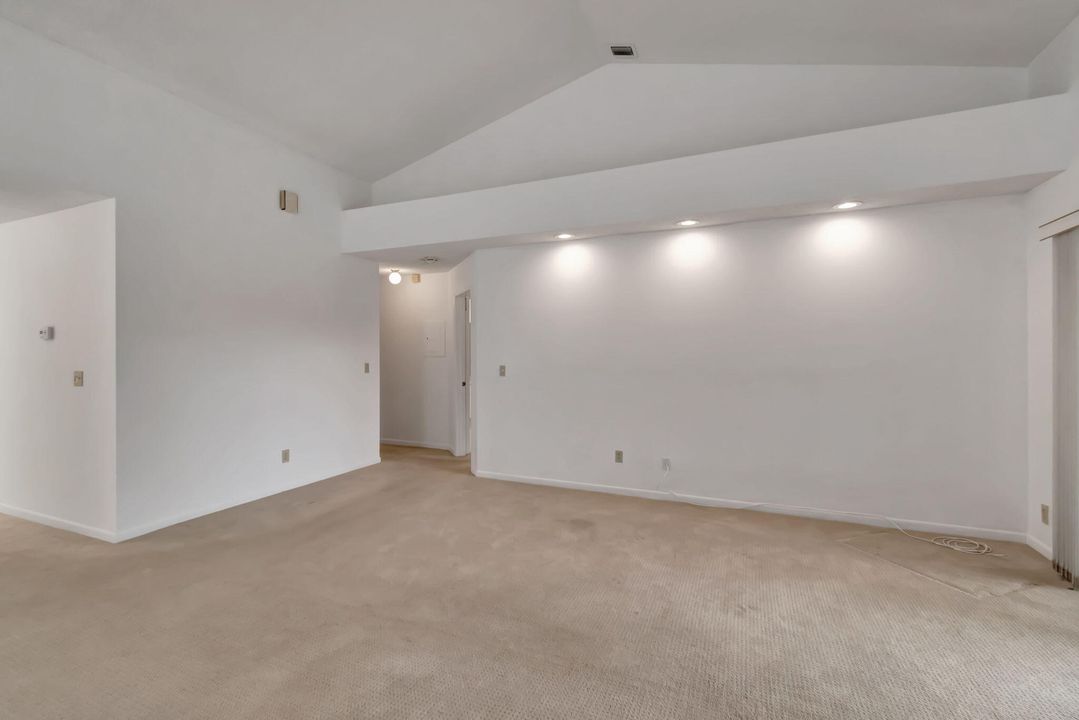 For Sale: $390,000 (3 beds, 2 baths, 1550 Square Feet)